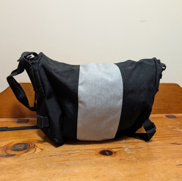 Timbuk2 Classic Messenger Bag Black Grey Crossbody - Picture 12 of 12